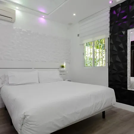 Chic Jacuzzi Y Playa * Malaga