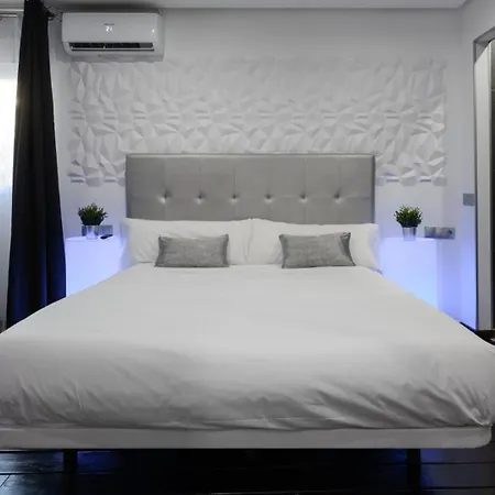 Chic Jacuzzi Y Playa * Malaga